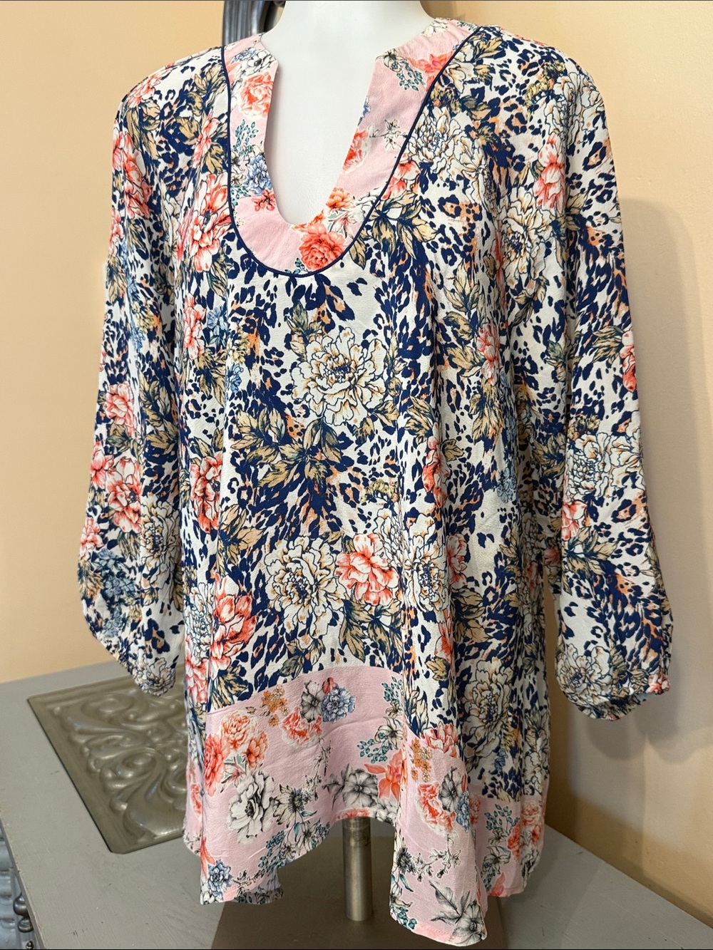 Tolani Navy Blue, Pink, Cream Floral V-Neck Blouse